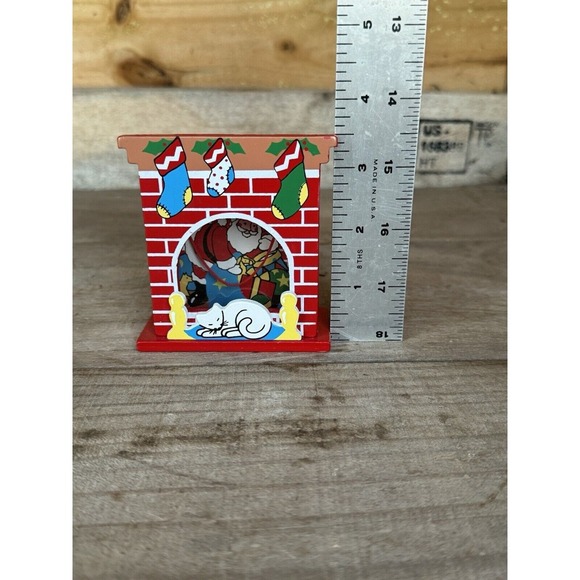 Vintage 3D Christmas Ornament Santa In Chimney Scene Dakin,inc Product Of Taiwan - Picture 9 of 13